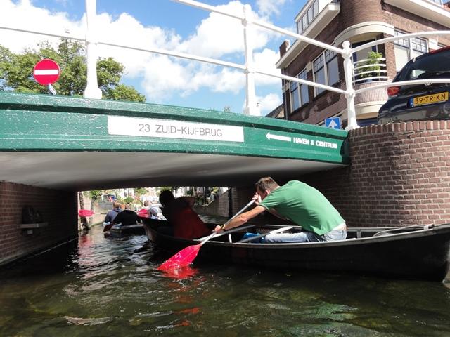 Kanodate: kanotocht door de binnenstad van Leiden