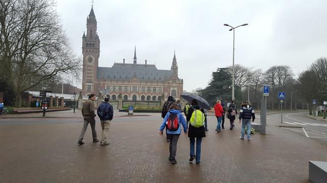DeWandeldate Groepswandeling Den Haag - Scheveningen, Vredespaleis, 9-1-2016