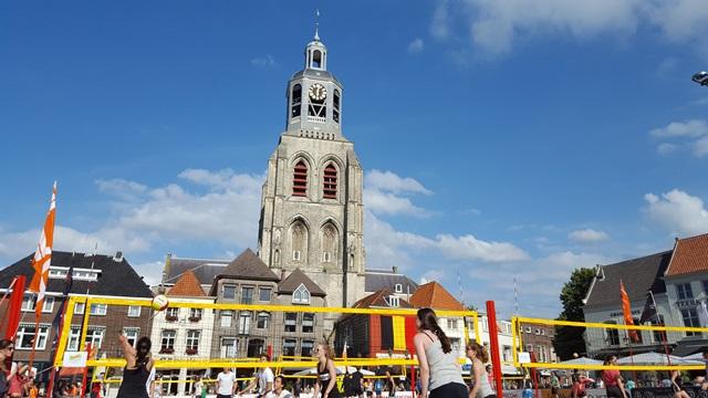 NS wandeling Fort de Roovere met DeWandeldate, Bergen op Zoom, de Grote Markt, 3 juli 2016