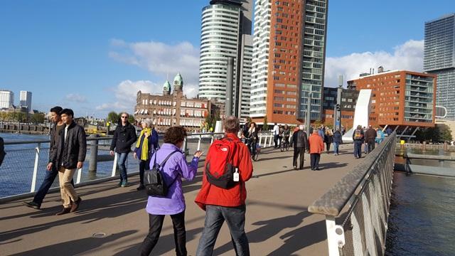NS wandeling Rotterdam Maasstad met DeWandeldate - Over 'de Hoerenloper' terug van Katendrecht naar Wilhelminapier