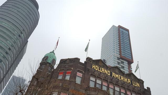 DeWandeldate in Rotterdam - Aboutaleb Route - Hotel New York op de Wilhelminapier (Highlight 11)