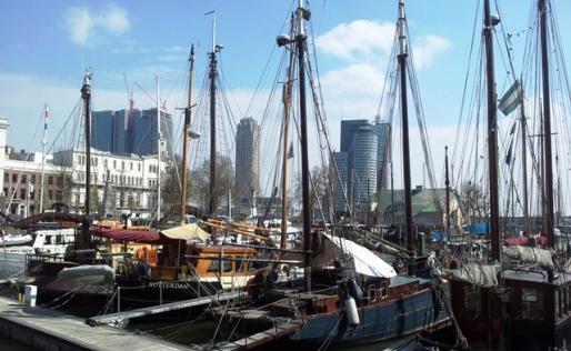 stadswandeling door de haven van Rotterdam
